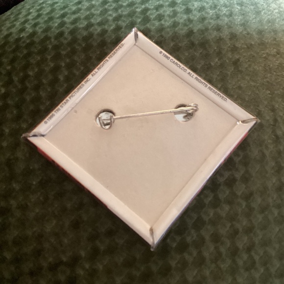 Vintage 1990 TOTAL RECALL Promo Pinback Pin Button Schwarzenegger - Picture 2 of 4